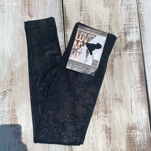 Snake print leggings